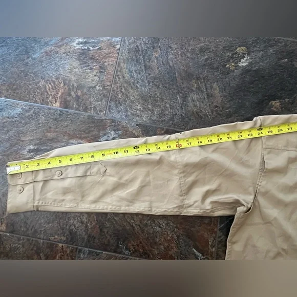 Men’s khaki Columbia long sleeve with Omni shade fishing shirt. Size medium - Picture 8 of 12